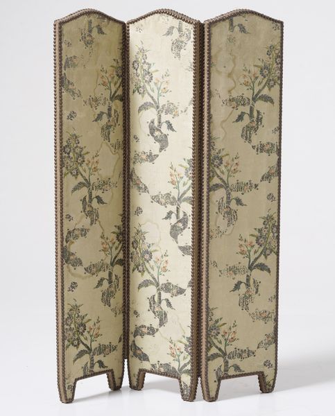 Piccolo paravento a tre ante. XX secolo  - Asta Antiquariato Ottobre  - Associazione Nazionale - Case d'Asta italiane