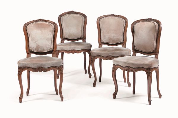 Quattro sedie in legno intagliato. Francia, XVIII-XIX secolo  - Asta Antiquariato Ottobre  - Associazione Nazionale - Case d'Asta italiane
