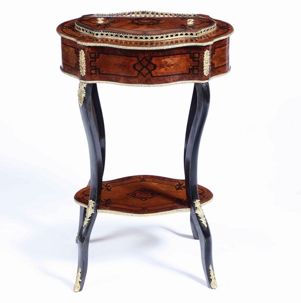 Fioriera in legno ebanizzato e legno intarsiato. XIX secolo  - Asta Antiquariato Ottobre  - Associazione Nazionale - Case d'Asta italiane