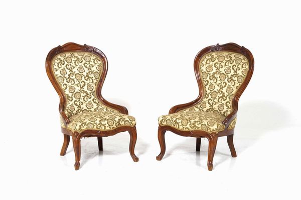 Divano e coppia di poltrone in noce intagliato Luigi Filippo  - Asta Antiquariato Ottobre  - Associazione Nazionale - Case d'Asta italiane