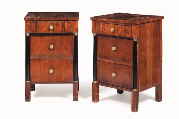 Coppia di comodini Impero, XIX secolo  - Asta Antiquariato Ottobre  - Associazione Nazionale - Case d'Asta italiane
