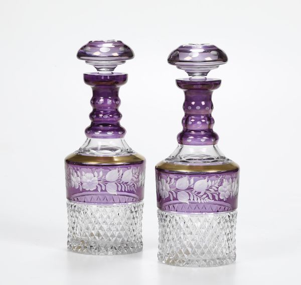 Coppia di bottiglie in cristallo con fascia viola e oro  - Asta Antiquariato Ottobre  - Associazione Nazionale - Case d'Asta italiane