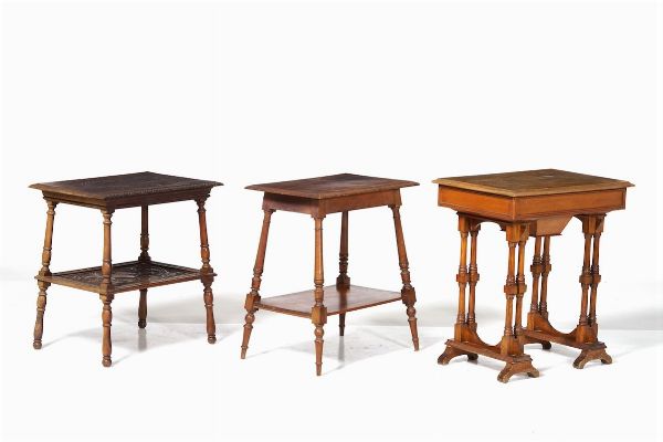 Lotto di tre tavolini diversi in legno intagliato  - Asta Antiquariato Ottobre  - Associazione Nazionale - Case d'Asta italiane