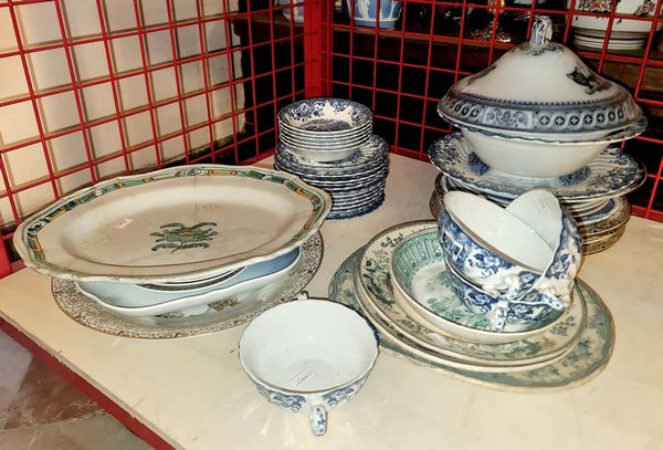 Lotto misto di stoviglie  - Asta Antiquariato Ottobre  - Associazione Nazionale - Case d'Asta italiane