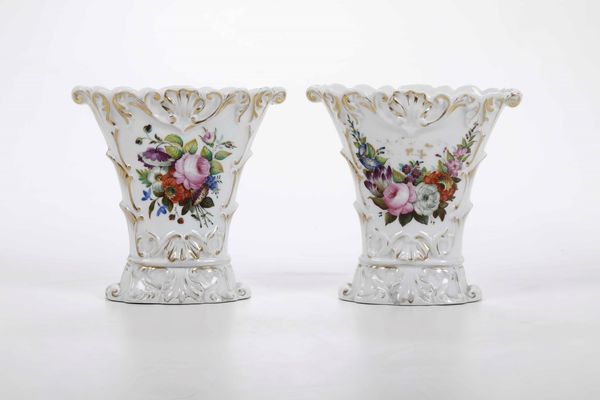 Coppia di vasi. XX secolo  - Asta Antiquariato Ottobre  - Associazione Nazionale - Case d'Asta italiane