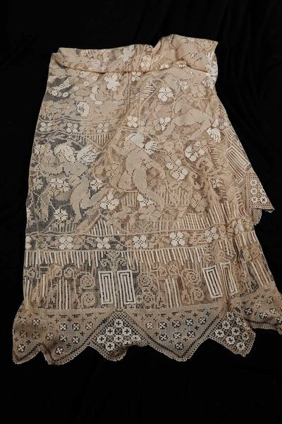 Copriletto XX secolo  - Asta Antiquariato Ottobre  - Associazione Nazionale - Case d'Asta italiane