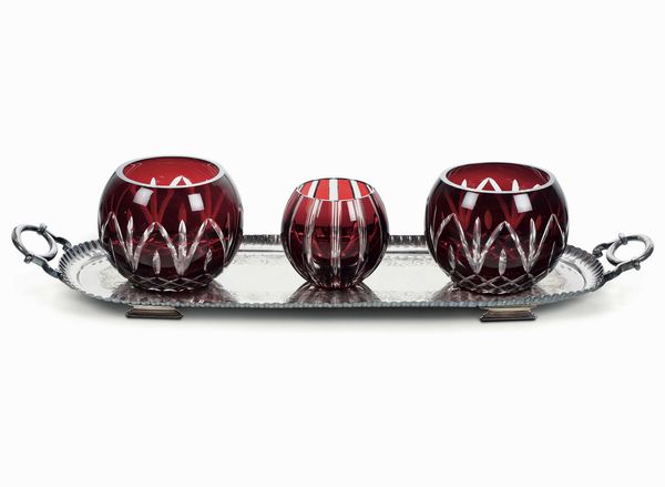 Lotto di tre vasi in vetro, uno Faberg�, misure diverse  - Asta Antiquariato Ottobre  - Associazione Nazionale - Case d'Asta italiane