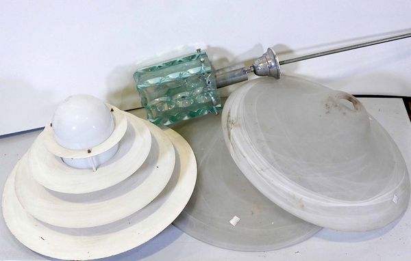 Lotto di due plafoniere in vetro, una plafoniera in metallo e vetro  - Asta Antiquariato Ottobre  - Associazione Nazionale - Case d'Asta italiane