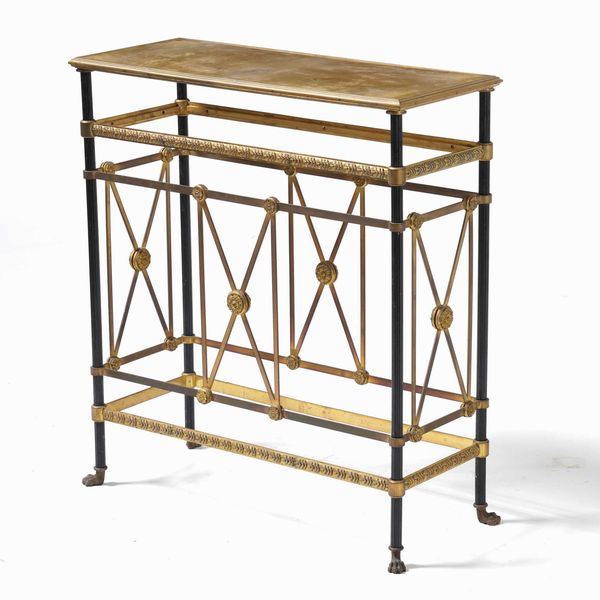 Tavolino con struttura in metallo dorato e patinato  - Asta Antiquariato Ottobre  - Associazione Nazionale - Case d'Asta italiane