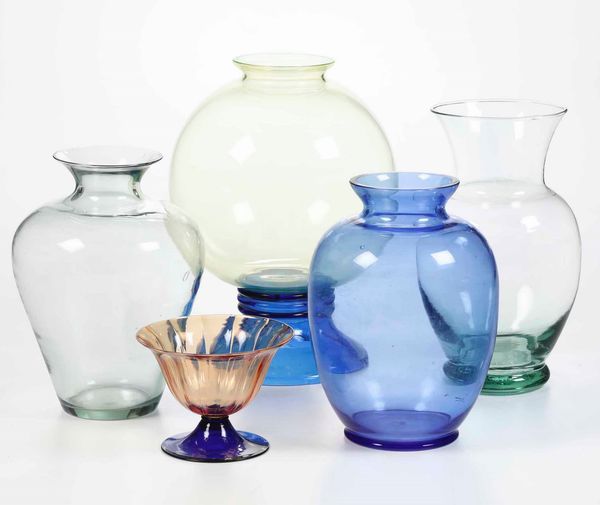 Lotto di cinque vasi in vetro di Murano a stampo  - Asta Antiquariato Ottobre  - Associazione Nazionale - Case d'Asta italiane