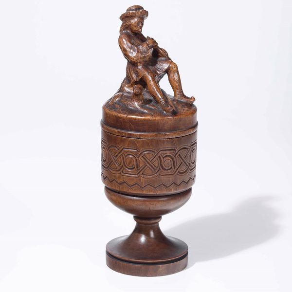 Coppa in legno tornito e intagliato. Intagliatore d�oltralpe del XIX secolo  - Asta Antiquariato Ottobre  - Associazione Nazionale - Case d'Asta italiane