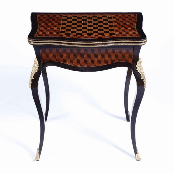 Tavolo da gioco intarsiato a motivi geometrici. XIX secolo  - Asta Antiquariato Ottobre  - Associazione Nazionale - Case d'Asta italiane