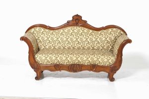 Divano e coppia di poltrone in noce intagliato Luigi Filippo  - Asta Antiquariato Ottobre  - Associazione Nazionale - Case d'Asta italiane