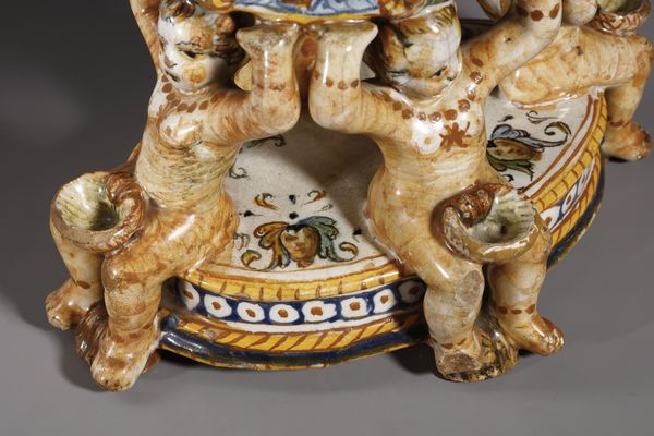 MANIFATTURA DEL XIX SECOLO : Specchiera a vassoio in legno intagliato e dorato  - Asta Asta 379 | ARTE ANTICA E DEL XIX SECOLO - Dipinti antichi e antiquariato  Online - Associazione Nazionale - Case d'Asta italiane