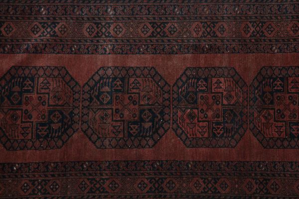 TAPPETO AFGANO : Tappeto a decorazione geometrica, inizio XX secolo  - Asta Asta 379 | ARTE ANTICA E DEL XIX SECOLO - Dipinti antichi e antiquariato  Online - Associazione Nazionale - Case d'Asta italiane