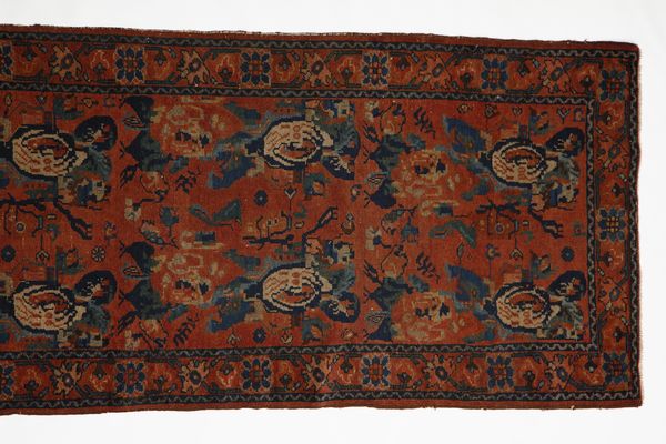 SENNE' : Tappeto passatoia Senn�, Persia  - Asta Asta 379 | ARTE ANTICA E DEL XIX SECOLO - Dipinti antichi e antiquariato  Online - Associazione Nazionale - Case d'Asta italiane