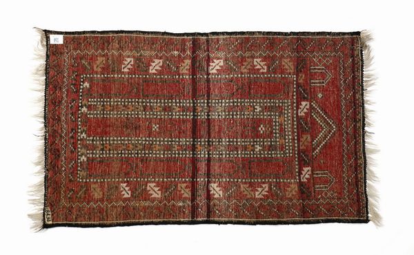 BELUCHISTAN : Tappeto da preghiera con decori a nicchia  - Asta Asta 379 | ARTE ANTICA E DEL XIX SECOLO - Dipinti antichi e antiquariato  Online - Associazione Nazionale - Case d'Asta italiane