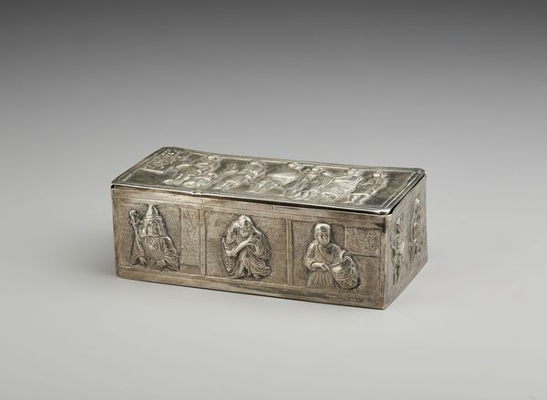 ARGENTIERE DEL XX SECOLO : Scrigno portagioie probabilmente in argento, di forma rettangolare, con decorazioni a figure  - Asta Asta 379 | ARTE ANTICA E DEL XIX SECOLO - Dipinti antichi e antiquariato  Online - Associazione Nazionale - Case d'Asta italiane