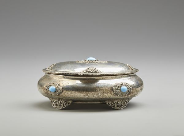 ARGENTIERE ITALIANO DEL XX SECOLO : Portagioie in argento di forma ovale con inserti in pietre dure  - Asta Asta 379 | ARTE ANTICA E DEL XIX SECOLO - Dipinti antichi e antiquariato  Online - Associazione Nazionale - Case d'Asta italiane