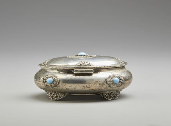 ARGENTIERE ITALIANO DEL XX SECOLO : Portagioie in argento di forma ovale con inserti in pietre dure  - Asta Asta 379 | ARTE ANTICA E DEL XIX SECOLO - Dipinti antichi e antiquariato  Online - Associazione Nazionale - Case d'Asta italiane