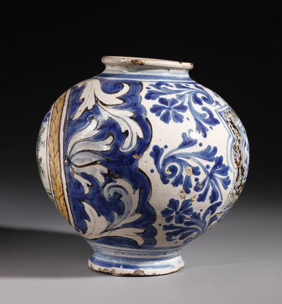 MANIFATTURA SICILIANA DEL XVIII SECOLO : Vaso globulare in maiolica policroma con decoro a girali e paesaggio stilizzato entro riserva circolare  - Asta Asta 379 | ARTE ANTICA E DEL XIX SECOLO - Dipinti antichi e antiquariato  Online - Associazione Nazionale - Case d'Asta italiane