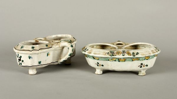 MANIFATTURA VENETA DEL XX SECOLO : Coppia di oliere in terraglia dipinta con decori floreali  - Asta Asta 379 | ARTE ANTICA E DEL XIX SECOLO - Dipinti antichi e antiquariato  Online - Associazione Nazionale - Case d'Asta italiane