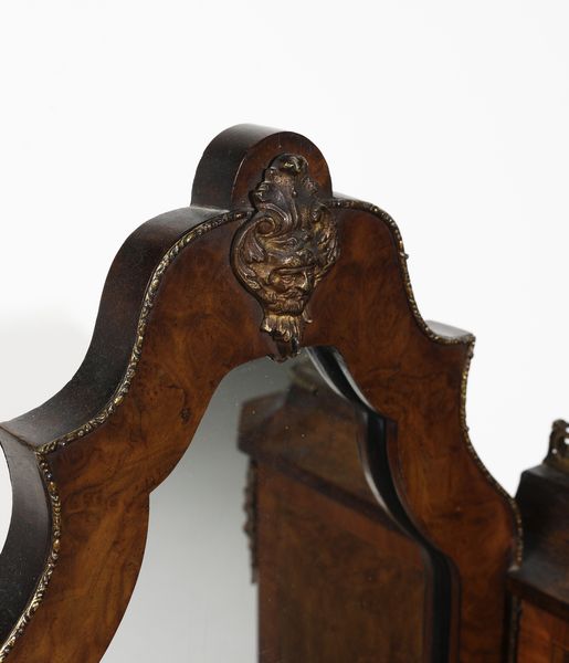 MANIFATTURA FRANCESE DELLA FINE DEL XIX SECOLO : Scrittoio in stile Luigi XV in legno intarsiato con alzata e inserti in bronzo dorato  - Asta Asta 379 | ARTE ANTICA E DEL XIX SECOLO - Dipinti antichi e antiquariato  Online - Associazione Nazionale - Case d'Asta italiane