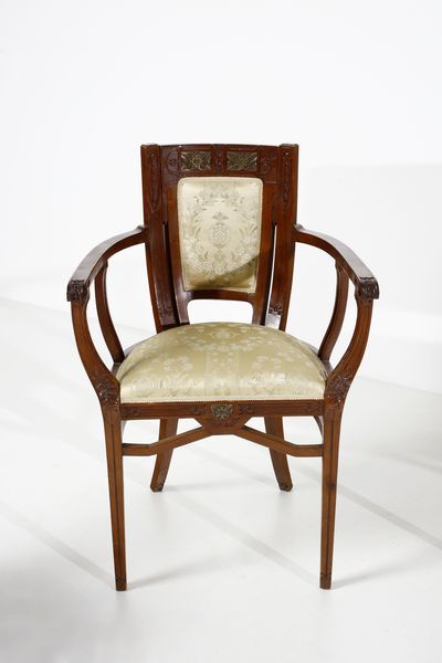 MANIFATTURA DEGLI INIZI DEL XX SECOLO : Salotto di gusto Deco composto da un divanetto, due poltrone e quattro sedie in legno intagliato con applicazioni in bronzo, schienali e sedute rivestiti di tessuto a decorazioni floreali  - Asta Asta 379 | ARTE ANTICA E DEL XIX SECOLO - Dipinti antichi e antiquariato  Online - Associazione Nazionale - Case d'Asta italiane