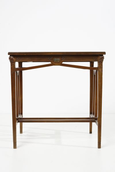 MANIFATTURA ITALIANA DEGLI INIZI DEL XX SECOLO : Tavolino in legno in stile Art Deco con piano a specchio  - Asta Asta 379 | ARTE ANTICA E DEL XIX SECOLO - Dipinti antichi e antiquariato  Online - Associazione Nazionale - Case d'Asta italiane