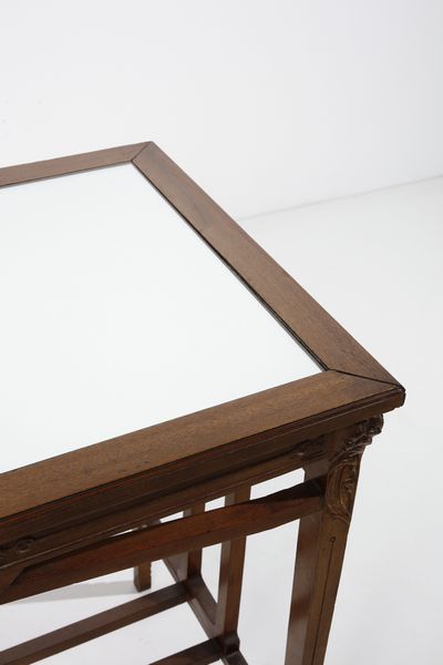 MANIFATTURA ITALIANA DEGLI INIZI DEL XX SECOLO : Tavolino in legno in stile Art Deco con piano a specchio  - Asta Asta 379 | ARTE ANTICA E DEL XIX SECOLO - Dipinti antichi e antiquariato  Online - Associazione Nazionale - Case d'Asta italiane