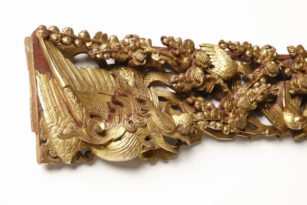 MANIFATTURA ORIENTALE DEL XIX SECOLO : Fregio in legno dorato  - Asta Asta 379 | ARTE ANTICA E DEL XIX SECOLO - Dipinti antichi e antiquariato  Online - Associazione Nazionale - Case d'Asta italiane