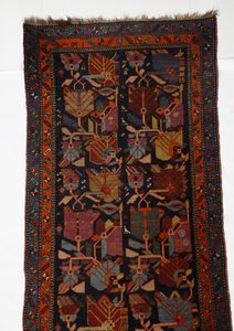 KARABAGH : Tappeto passatoia con decorazioni geometriche, 1940 circa  - Asta Asta 379 | ARTE ANTICA E DEL XIX SECOLO - Dipinti antichi e antiquariato  Online - Associazione Nazionale - Case d'Asta italiane