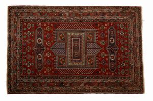 MANIFATTURA TURCA DEL XX SECOLO - Tappeto a decorazione geometrica