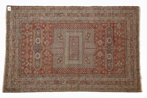 MANIFATTURA TURCA DEL XX SECOLO : Tappeto a decorazione geometrica  - Asta Asta 379 | ARTE ANTICA E DEL XIX SECOLO - Dipinti antichi e antiquariato  Online - Associazione Nazionale - Case d'Asta italiane