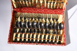 ARGENTIERE DEL XX SECOLO : Servizio di posate in argento da 51 pezzi.  - Asta Asta 379 | ARTE ANTICA E DEL XIX SECOLO - Dipinti antichi e antiquariato  Online - Associazione Nazionale - Case d'Asta italiane