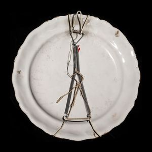 MANIFATTURA ANTONIBON, NOVE, XVIII SECOLO : Otto piatti in maiolica policroma con decorazione ''a blanser'', costituita tra elementi floreali stilizzati  - Asta Asta 379 | ARTE ANTICA E DEL XIX SECOLO - Dipinti antichi e antiquariato  Online - Associazione Nazionale - Case d'Asta italiane