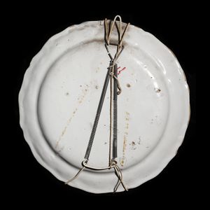 MANIFATTURA ANTONIBON, NOVE, XVIII SECOLO : Otto piatti in maiolica policroma con decorazione ''a blanser'', costituita tra elementi floreali stilizzati  - Asta Asta 379 | ARTE ANTICA E DEL XIX SECOLO - Dipinti antichi e antiquariato  Online - Associazione Nazionale - Case d'Asta italiane