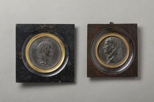 MANIFATTURA DEL XIX SECOLO - Coppia di medaglie in bronzo raffiguranti profili di imperatori romani (Nerone e Galba)
