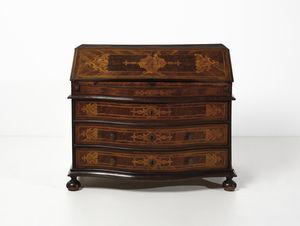MANIFATTURA CENTROITALIANA DEL XVIII SECOLO - Ribalta lastronata in noce e palissandro con intarsi a motivi fitomorfi e ornata da riserve geometriche, fronte mosso a tre cassetti, anta calatoia con scarabattolo interno, piedi a trottola