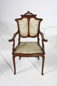 MANIFATTURA DEGLI INIZI DEL XX SECOLO : Salotto in stile Art Nouveau composto da divanetto, coppia di poltrone e coppia di sedie, seduta e schienale rivestito di tessuto a motivi floreali  - Asta Asta 379 | ARTE ANTICA E DEL XIX SECOLO - Dipinti antichi e antiquariato  Online - Associazione Nazionale - Case d'Asta italiane
