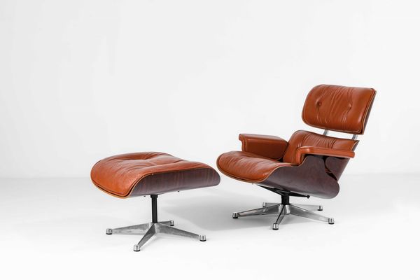 Charles & Ray Eames : Lounge chair mod. 670 e poggiapiedi mod. 671  - Asta Design 200 - Associazione Nazionale - Case d'Asta italiane