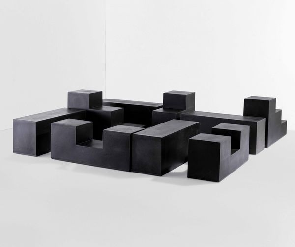 MARIO BELLINI : Nove tavoli bassi componibili mod. Gli Scacchi  - Asta Design 200 - Associazione Nazionale - Case d'Asta italiane
