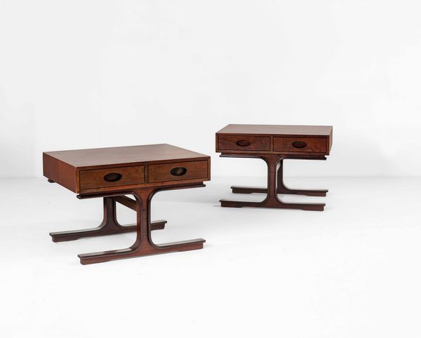 GIANFRANCO FRATTINI : Due tavoli bassi mod. 554  - Asta Design 200 - Associazione Nazionale - Case d'Asta italiane