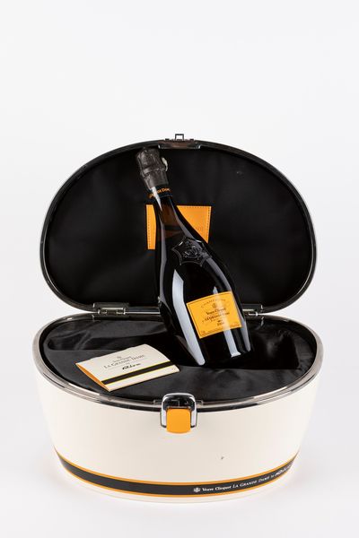 FRANCIA : Veuve Clicquot Ponsardin La Grande Dame Brut by Riva Collection  - Asta Vini e distillati - Associazione Nazionale - Case d'Asta italiane