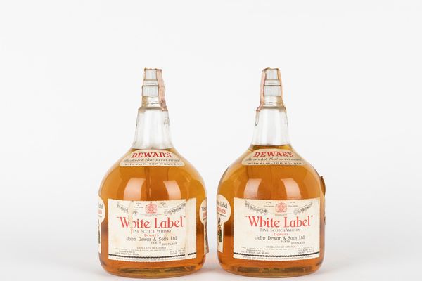 Scozia : Dewar's White Label 2 Litri (2 MG)  - Asta Vini e distillati - Associazione Nazionale - Case d'Asta italiane