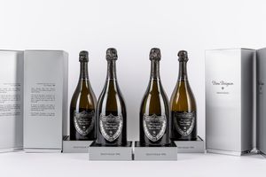 FRANCIA - Dom Perignon Oenotheque Brut Millesime (4 BT)