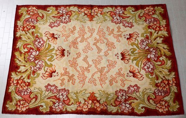 Tappeto Dec� Europa inizio XX secolo  - Asta Tappeti - Associazione Nazionale - Case d'Asta italiane