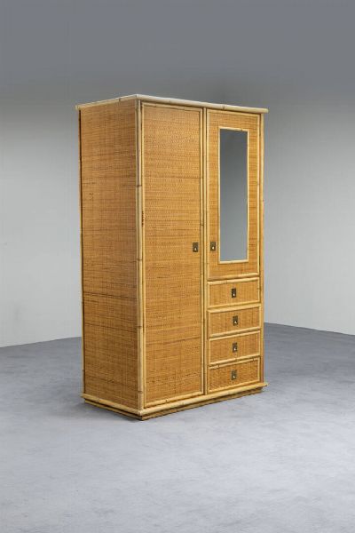 PRODUZIONE ITALIANA : Armadio in bamboo  fronte ad uno sportello lungo  uno sportello con specchio e quattro cassetti. Anni '70 cm 180x105x56  - Asta Design e illuminazione - Associazione Nazionale - Case d'Asta italiane