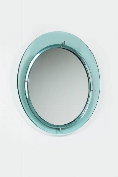 CRISTAL ART : Specchio con cornice in vetro colorato  particolari in metallo cromato. Anni '70 diam cm 72  - Asta Design e illuminazione - Associazione Nazionale - Case d'Asta italiane