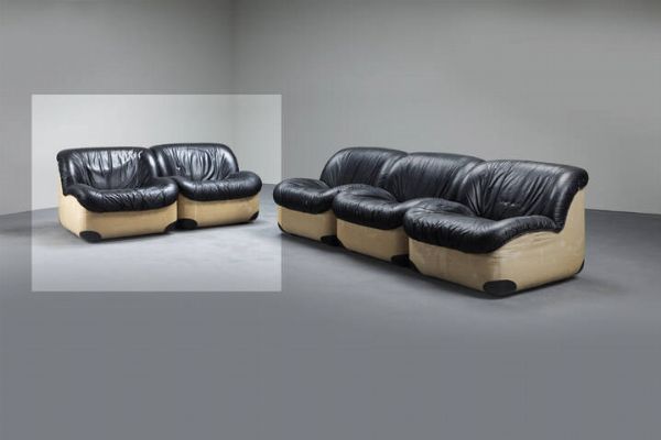 SWAN : Due poltrone in tessuto e pelle. Anni '70 cm 65x76x84  - Asta Design e illuminazione - Associazione Nazionale - Case d'Asta italiane